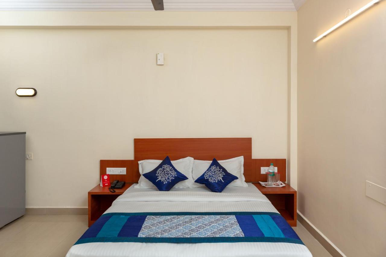 Oyo 22105 Hotel Half Moon Inn Chennai Exterior foto