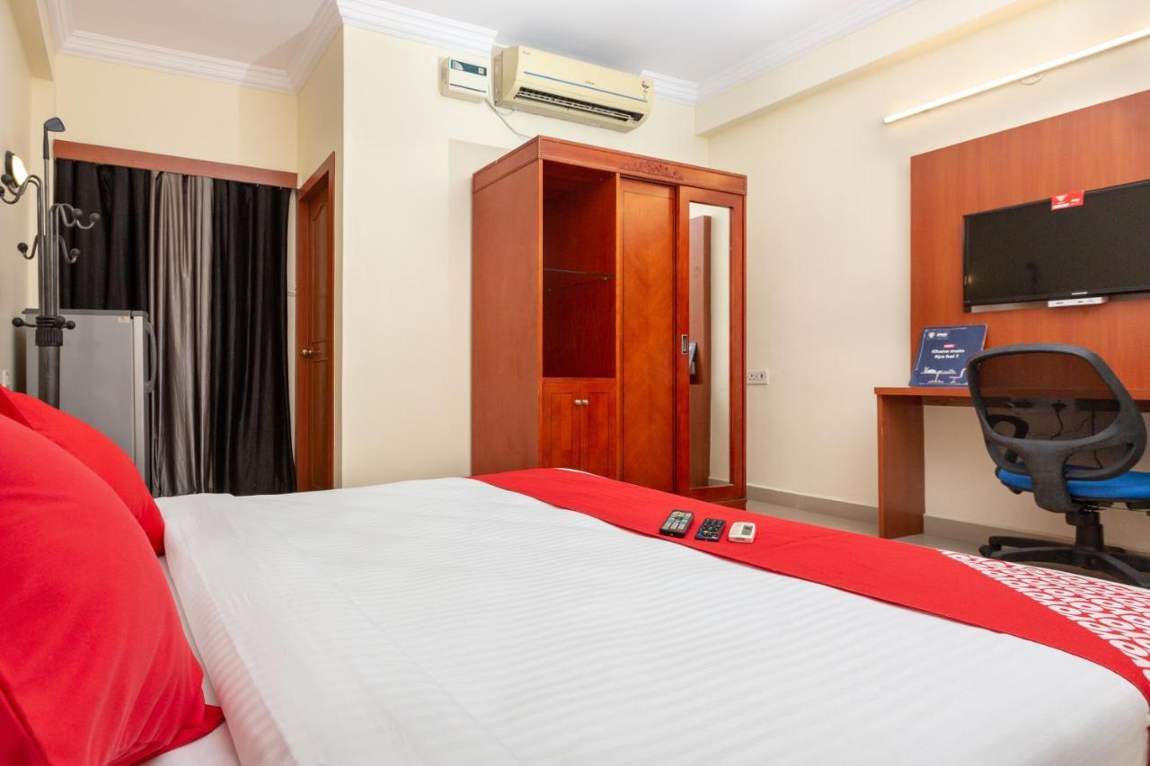 Oyo 22105 Hotel Half Moon Inn Chennai Exterior foto
